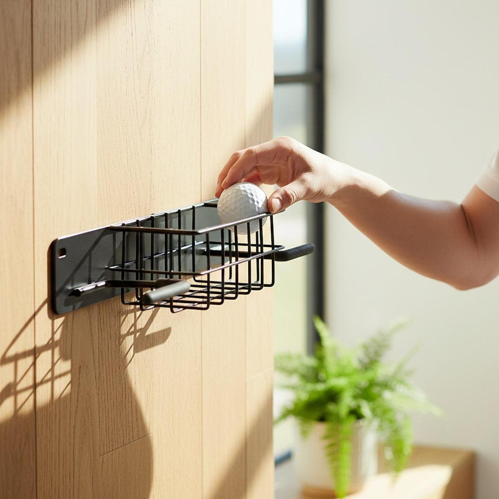 壁掛け式ゴルフ用品ホルダー、ダブルバッグフックと収納バスケッ - Golf Equipment Garage Storage のレビューと価格